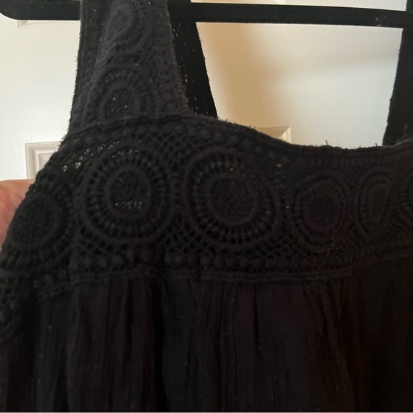 Crocheted tank - Picture 2 of 3